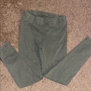 Green Ribbed Jeans with side zipper 💚